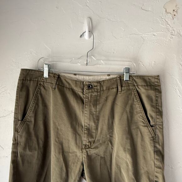 Levi’s‎ Men’s W38 Olive Green Flat Front Chino Shorts Classic Style 11” Inseam - Picture 2 of 9
